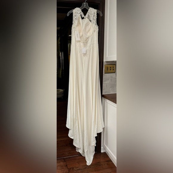 David’s Bridal Wedding Gown - Ivory size 14 - only tried on not worn or altered - Picture 12 of 14
